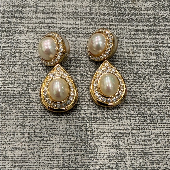 Christian Dior Jewelry - Christian Dior Elegant Gold and Pearl Drop Earrings